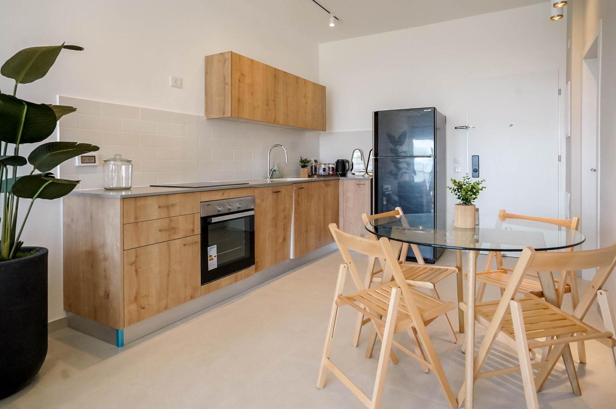 Yalarent New Stylish 3br With Balcony Apartment